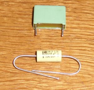 100 V